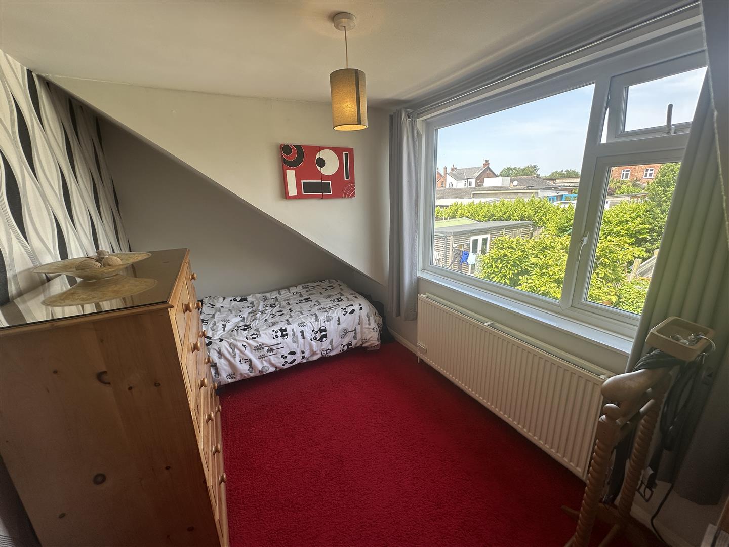 Fleetwood Drive, Banks